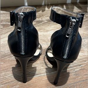 Women’s heels, Steven collection by Steve Madden size 6M Black,